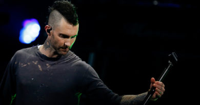 Discreta presentación de Maroon 5 dejó descontentos a sus seguidores