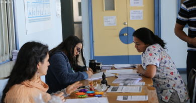 Valparaíso: Hospital Carlos Van Buren realizó feria de servicios para contribuir a bienestar de funcionarios