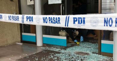 Detectives detuvo a cuatro personas que atacaron Cuartel de la PDI en San Antonio