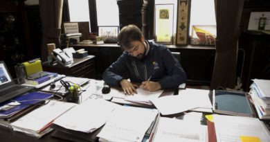 Valparaíso: Convenio saneará deuda previsional histórica a más de 5 mil funcionarios de la Corporación Municipal