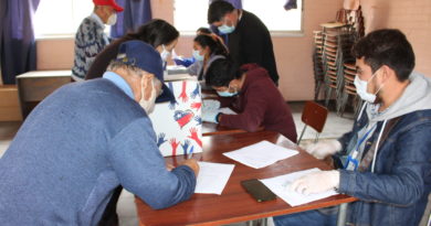 Entregan alimentos a adultos mayores de San Antonio