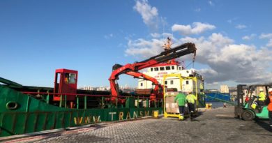 Buque Antonio llevó cajas de mercadería para familias del Archipiélago de Juan Fernández