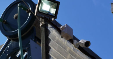 Comerciantes viñamarinos instalan cámaras de seguridad en sus locales gracias a Sercotec