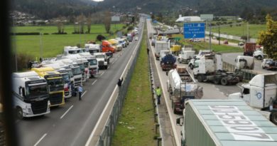 Continúa paralización camionera tras “insactifatoria” reunión con el Gobierno