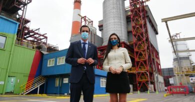 Presidente Piñera y biministro Jobet encabezaron cierre de Central de carbón de Ventanas