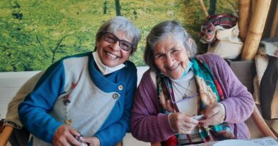 Adultos mayores visitan Maitencillo gracias a programa de Senama