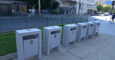 En Viña renuevan basureros en la vía pública