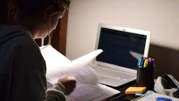 Preuniversitario realiza último ensayo gratuito para la PAES