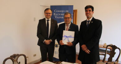 Patricio Sanhueza, rector de la UPLA, presidió sesión del CRUV por última vez