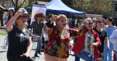 Adultos Mayores rieron y compartieron en entretenido Carnaval del Sol