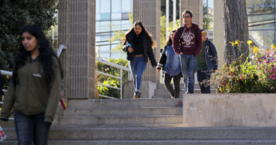 Barreras ambientales y de seguridad desalientan a universitarios a usar bicicleta o caminar