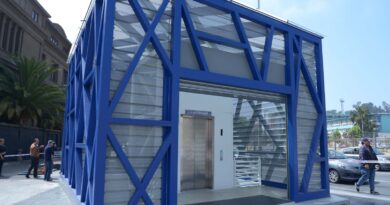 Reponen cúpula de acceso peatonal a estacionamientos subterráneos de Plaza Sucre