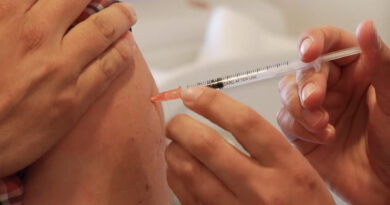 Hospital llama a reforzar inoculación con vacuna bivalente contra el covid