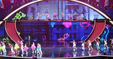 Batucadas, murgas y diferentes sectores de Viña fueron protagonistas del inicio del festival