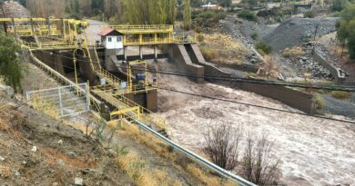Alta turbiedad en el río Aconcagua obliga cortes de agua potable en Los Andes