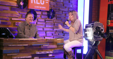 Andrea Tessa regresa a la pantalla de REC TV conversando con los integrantes de la “Nueva ola”