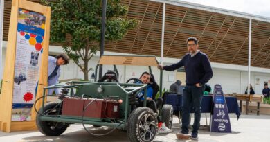 Estudiantes de Viña del Mar diseñan y fabrican auto eléctrico que ya tiene 60% de avance.