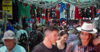 Feria Navideña de El Belloto tiene los precios más convenientes.