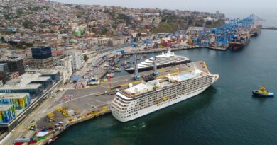 Triple recalada de cruceros trae a más de 8000 visitantes a Valparaíso.