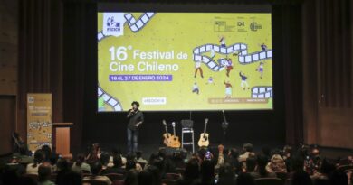 Con homenajes a Paulina Urrutia, Nelson “Neco” Cabrera y un concierto junto a Manuel García, culminó el 16° Festival de Cine Chileno FECICH.