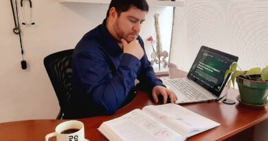 Destacado kinesiólogo chileno ofrecerá diplomados en la Universidad Católica, con foco en investigación y entrenamiento olímpico.