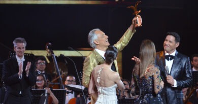 Andrea Bocelli transformó la segunda jornada de #Viña2024 en una noche mágica.