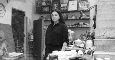 Mon Laferte anuncia “Autopoiética”, su versátil y extensa exposición de arte contemporáneo