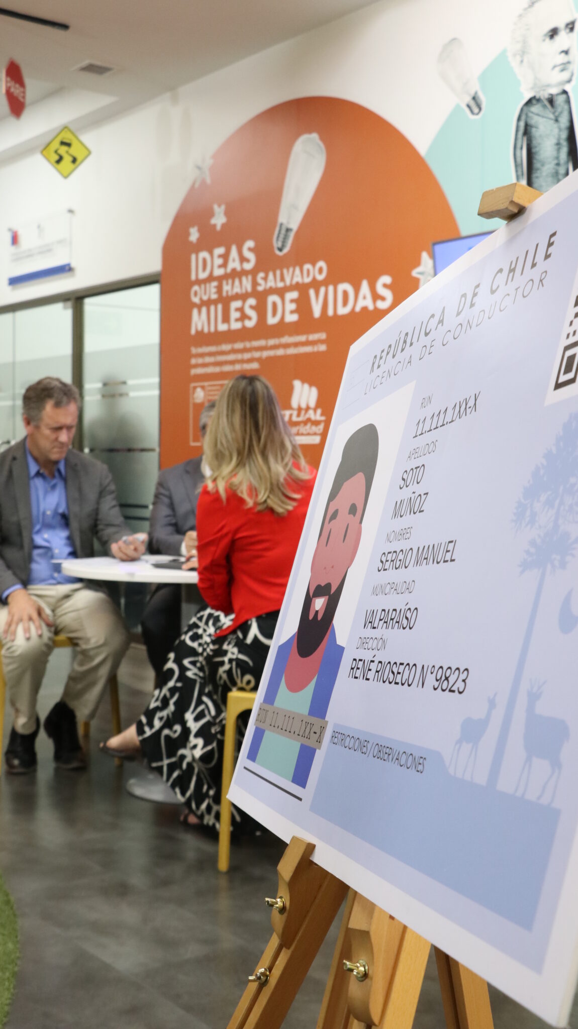 Licencia digital de conducir chilena con código QR, presentada en el anuncio de su implementación progresiva en 2025.