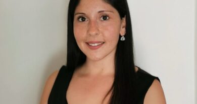 Nicole Revillot, Country Manager TUU, sonríe. Experta en tarjetas prepago, 50 transferencias y formalización de negocios.