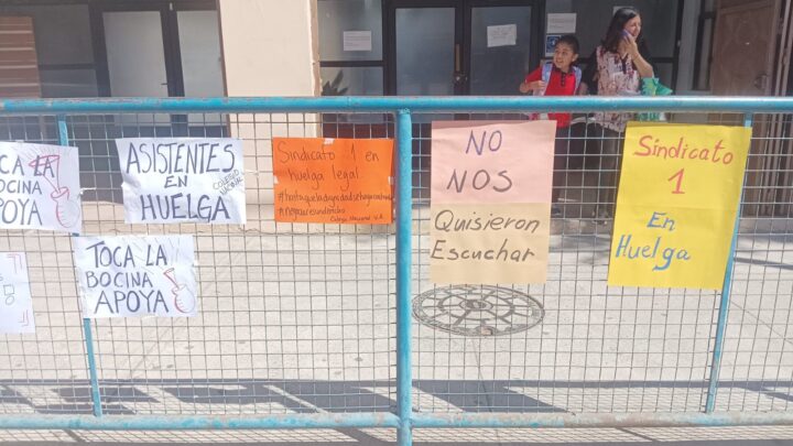 Trabajadores del Sindicato 1 del Colegio Nacional en Villa Alemana y Limache en huelga legal indefinida.