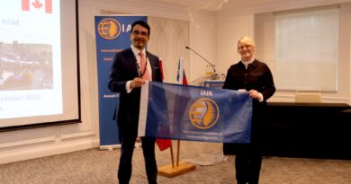 Representantes traspasan bandera IAIR en Conferencia Mundial de Insolvencia en Chile. Próxima sede: Canadá 2026.