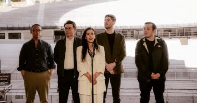 Alcaldesa Ripamonti y directores del Festival de Viña presentan nuevas butacas y baños en Quinta Vergara.