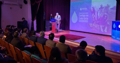 Alejandro Romero de Esval presenta el 9° Fondo Concursable "Contigo en Cada Gota" a audiencia. Proyectos hídricos y comunitarios.