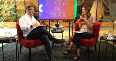 Eduardo Fuentes y María Luisa Godoy en "Mari con Edu", su podcast. Hablan de sus primeros trabajos y sueldos en TV.