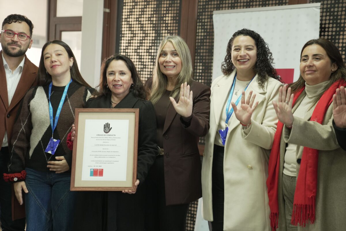 Funcionarios municipales durante la capacitación de Sernatur para el sello ESCNNA.