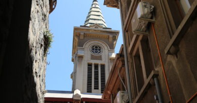 Fachada patrimonial del Hospital Carlos van Buren de Valparaíso.