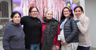 Vecinas y familias celebrando el Día de la Mamá en la Capilla San Pedro Nolasco de Cerro Mayaca.