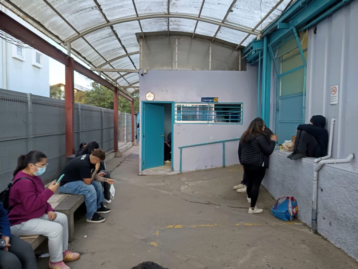 Daniela Rojas, presidenta de AFAPS, abordando la crisis presupuestaria en salud.
