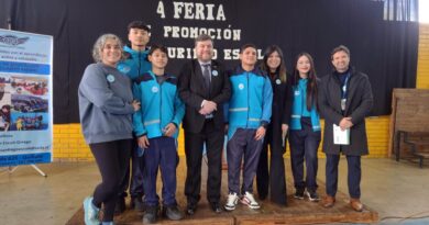 Autoridades y comunidad escolar en la inauguración de la cuarta Feria de Promoción de la Seguridad Escolar.