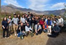 Grupo de estudiantes y profesionales del Centro Ceres en el Liceo Agrícola de Quillota.
