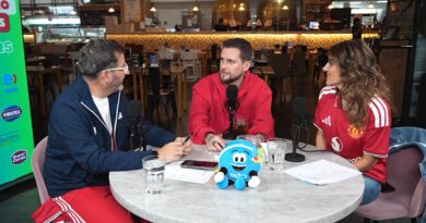 Jean Philippe Cretton conversando con María Luisa Godoy y Eduardo Fuentes en el podcast "Mari con Edu".