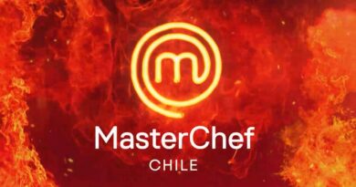 Logo de MasterChef Chile sobre un fondo de fuego.