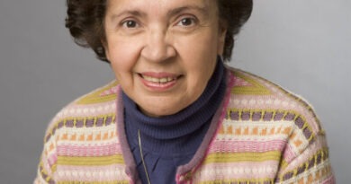 Retrato de María Victoria Peralta, Premio Nacional de Educación y académica de la Universidad Central.