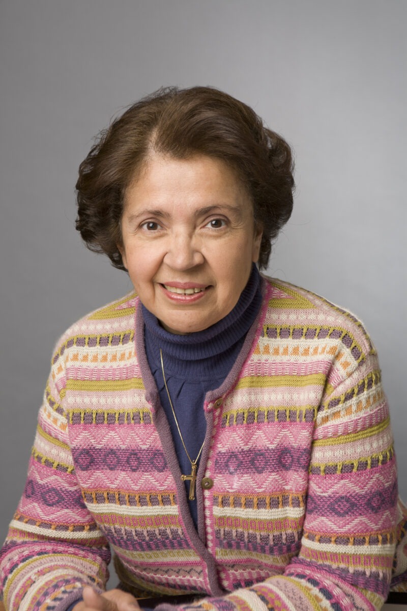 Retrato de María Victoria Peralta, Premio Nacional de Educación y académica de la Universidad Central.