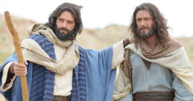 Los actores principales de la teleserie Moisés y los 10 mandamientos.