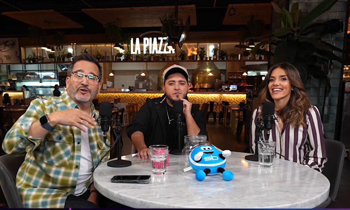 Felipe Parra junto a Mari y Edu en el podcast 'Mari con Edu'.