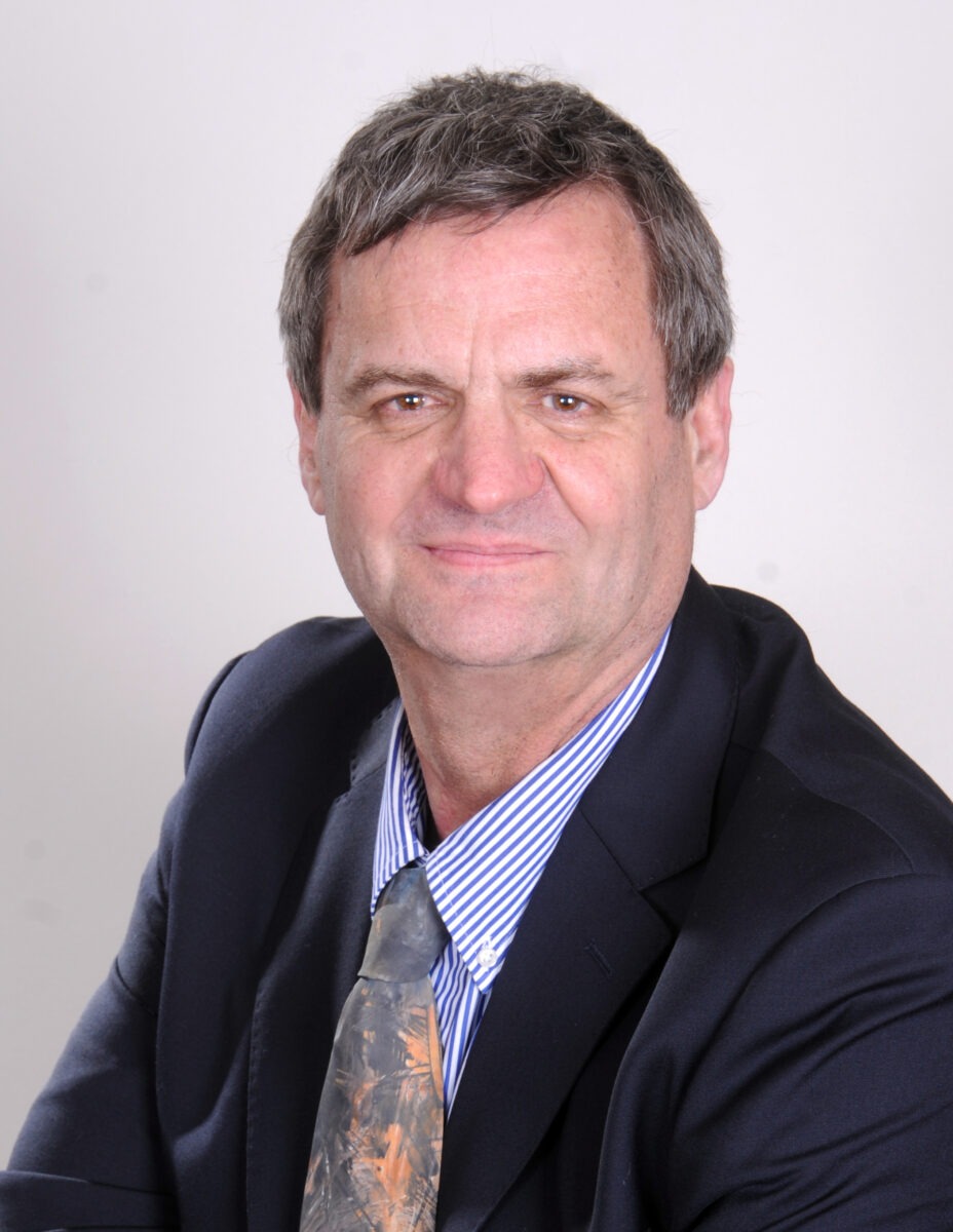 Retrato de Uwe Rohwedder Gremler, Decano de Ingeniería y Arquitectura de la Universidad Central.