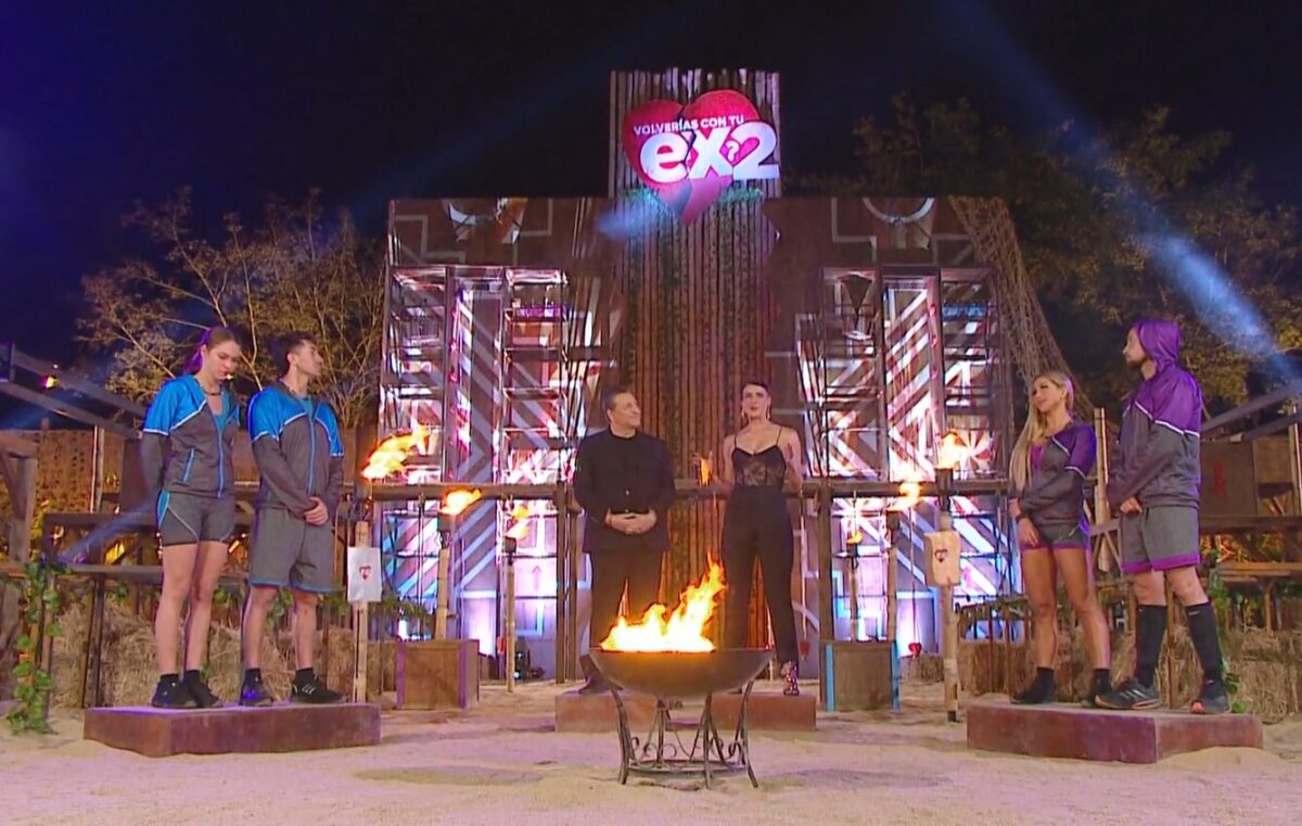 Participantes y animadores en la zona de competencia de ¿Volverías con tu ex? 2.
