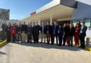 Autoridades regionales posan en el exterior del nuevo Hospital Provincial Marga Marga.