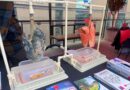 Maqueta de pulmones sanos y dañados por el tabaco en exhibición de la Seremi de Salud.